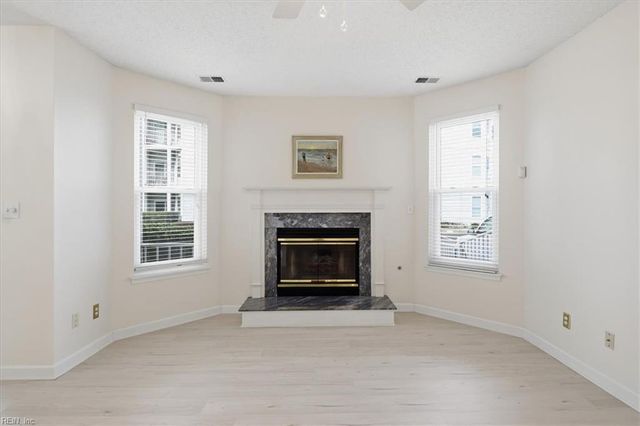 2312 Beach Haven Dr Apt 102, Virginia Beach, VA 23451