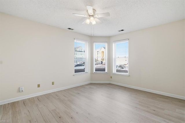 2312 Beach Haven Dr Apt 102, Virginia Beach, VA 23451