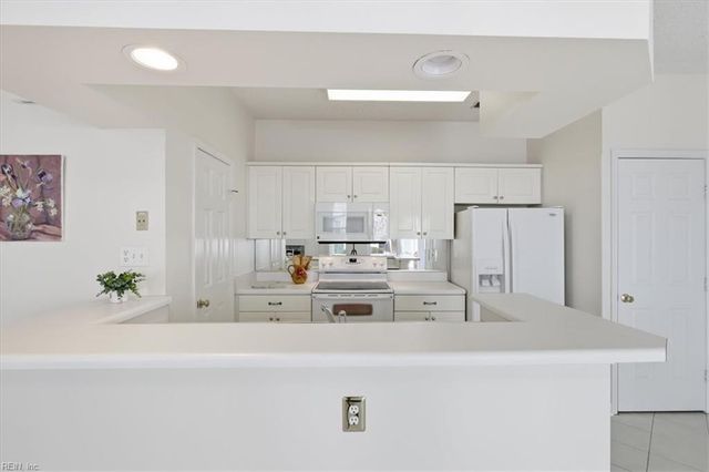 2312 Beach Haven Dr Apt 102, Virginia Beach, VA 23451