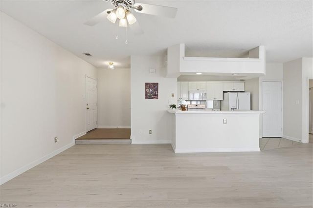 2312 Beach Haven Dr Apt 102, Virginia Beach, VA 23451