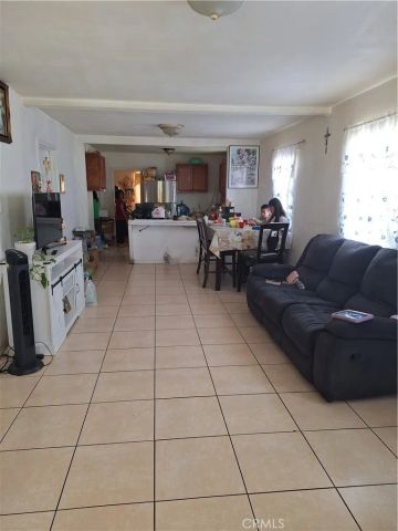 1031 S Ditman, Los Angeles, CA 90023