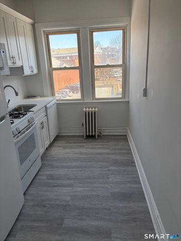 351 Greenwich Avenue 3, Greenwich, CT 06830