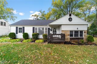 6086 Seminole Trail, Mentor On The Lake, OH 44060