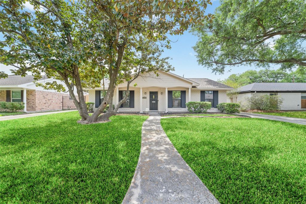 5643 Cheena Drive, Houston, TX 77096