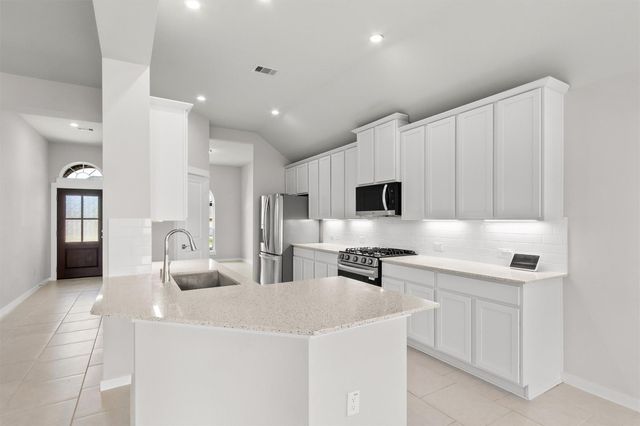 112 Dina Lane, Montgomery, TX 77356