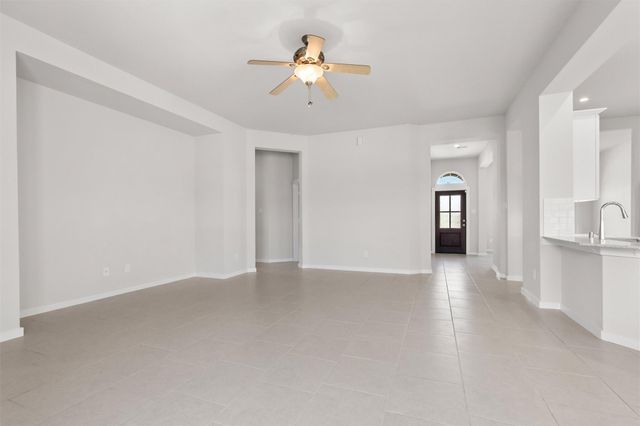 112 Dina Lane, Montgomery, TX 77356