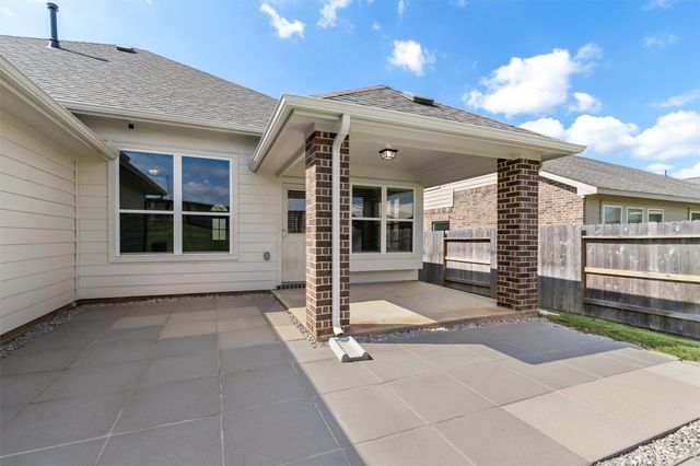 112 Dina Lane, Montgomery, TX 77356