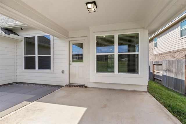 112 Dina Lane, Montgomery, TX 77356