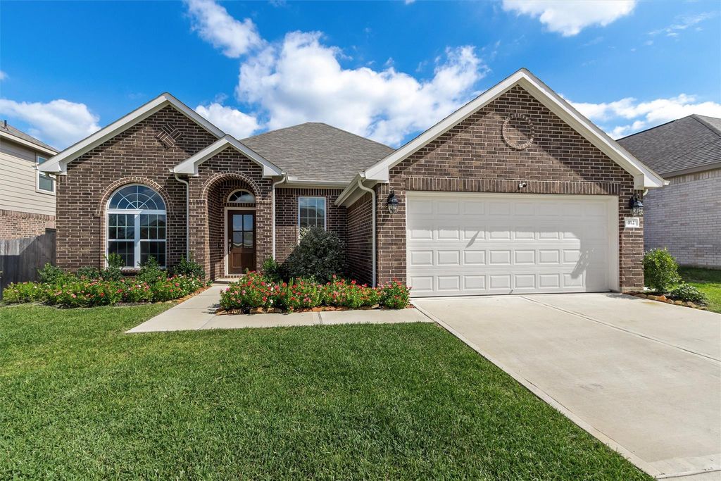112 Dina Lane, Montgomery, TX 77356