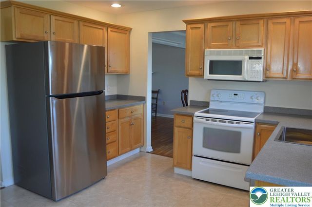 2705 Van Buren Road, Palmer Twp, PA 18045