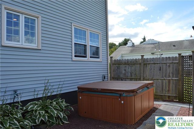 2705 Van Buren Road, Palmer Twp, PA 18045