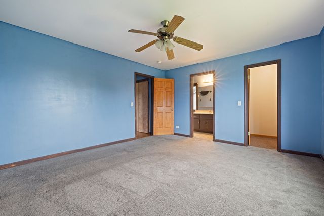 983 Valleyview Drive, Bartlett, IL 60103