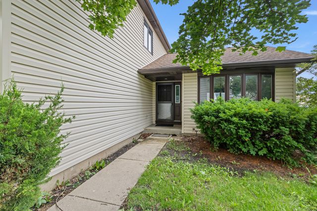 983 Valleyview Drive, Bartlett, IL 60103