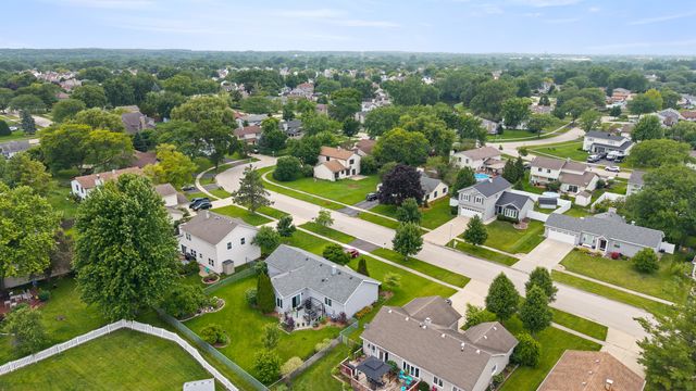 983 Valleyview Drive, Bartlett, IL 60103