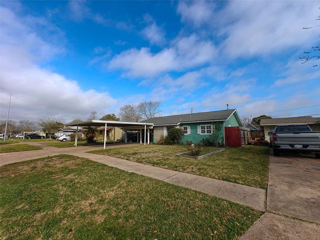 3717 Newton Drive, Pasadena, TX 77503