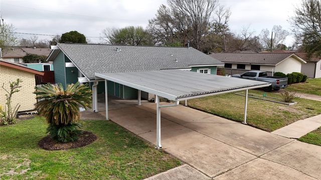3717 Newton Drive, Pasadena, TX 77503