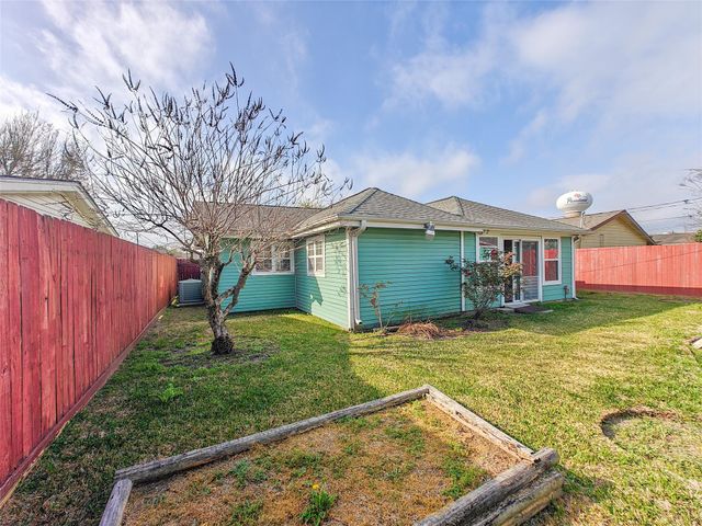 3717 Newton Drive, Pasadena, TX 77503