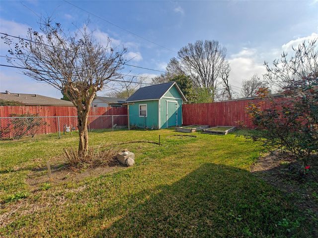 3717 Newton Drive, Pasadena, TX 77503