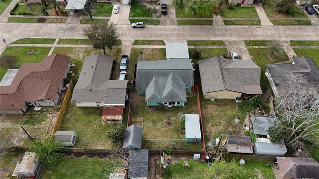 3717 Newton Drive, Pasadena, TX 77503