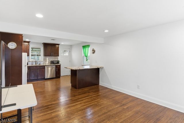 229 Hillcrest Ter, Roselle Boro, NJ 07203