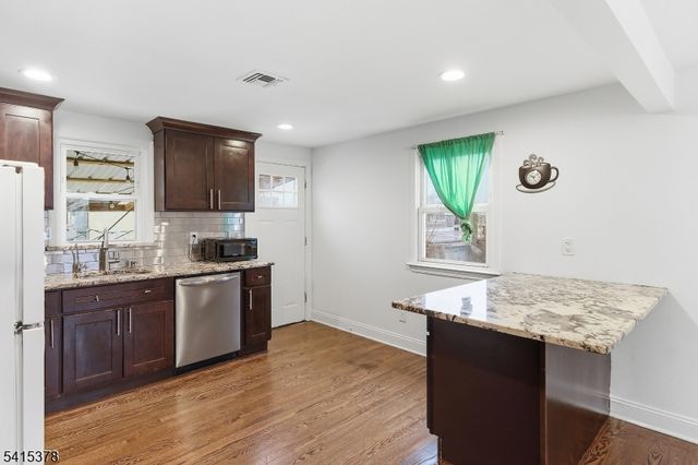 229 Hillcrest Ter, Roselle Boro, NJ 07203