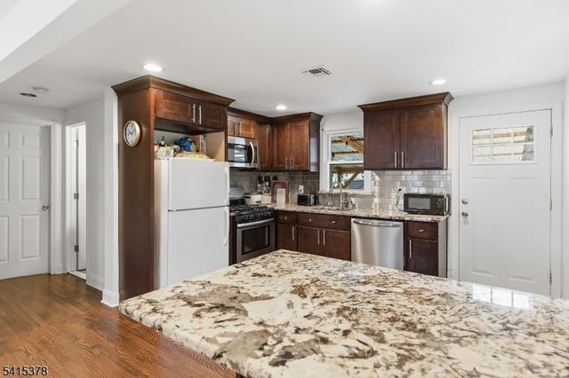 229 Hillcrest Ter, Roselle Boro, NJ 07203