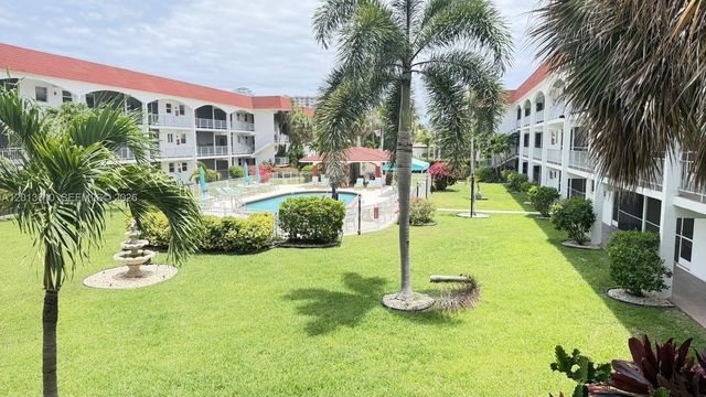 580 Egret Dr 211, Hallandale Beach, FL 33009