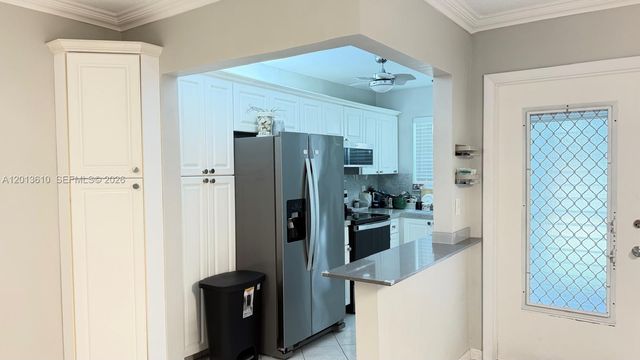 580 Egret Dr 211, Hallandale Beach, FL 33009