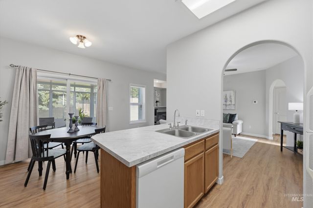 2910 S Illinois, Caldwell, ID 83605