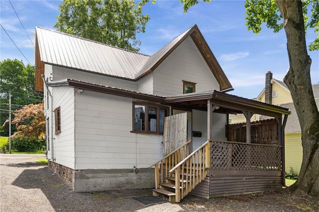 6083 State Route 21, Williamson, NY 14589