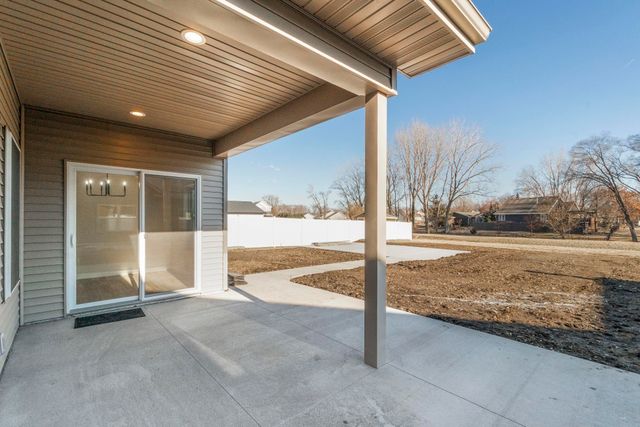 4467 Charm Drive, Waterloo, IA 50701