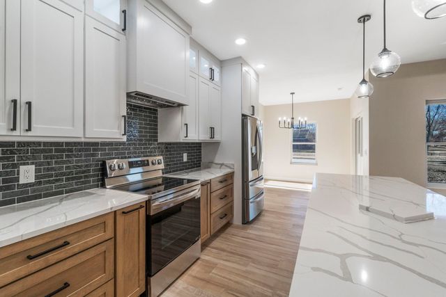 4467 Charm Drive, Waterloo, IA 50701