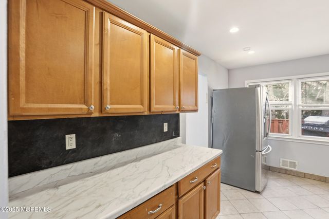 7 Citadel Court, Jackson, NJ 08527