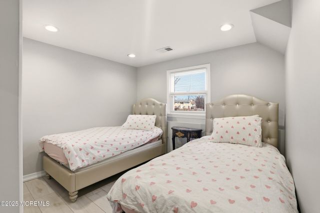 7 Citadel Court, Jackson, NJ 08527