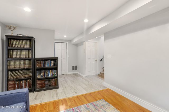 7 Citadel Court, Jackson, NJ 08527