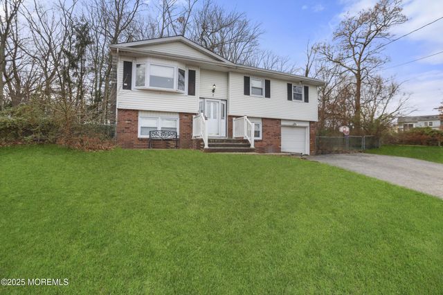 7 Citadel Court, Jackson, NJ 08527