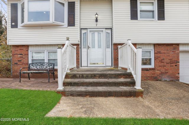 7 Citadel Court, Jackson, NJ 08527