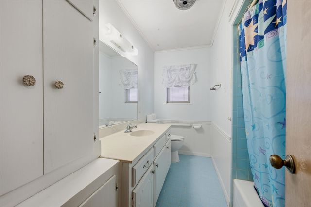 209 Modoc Trail, Lake Kiowa, TX 76240