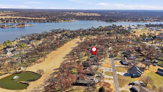 209 Modoc Trail, Lake Kiowa, TX 76240