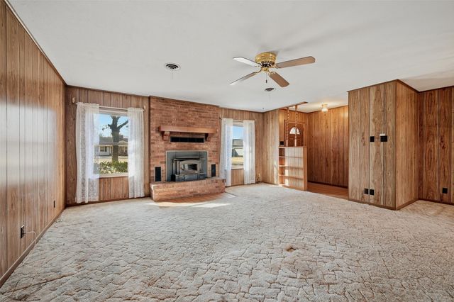 209 Modoc Trail, Lake Kiowa, TX 76240