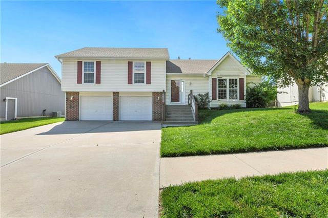 3918 Dixie Drive, Leavenworth, KS 66048