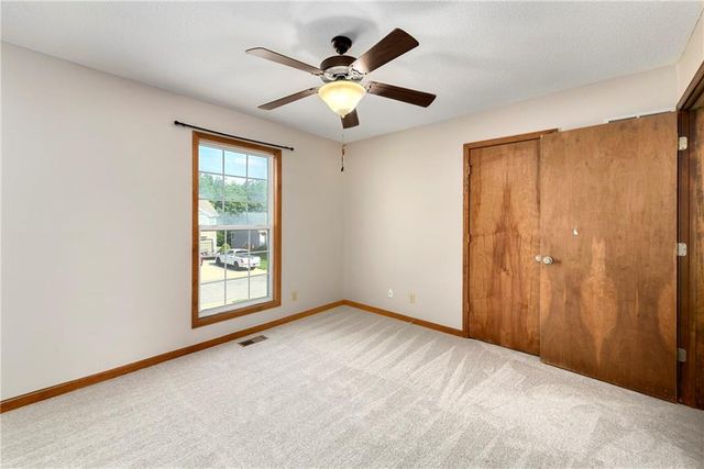 3918 Dixie Drive, Leavenworth, KS 66048