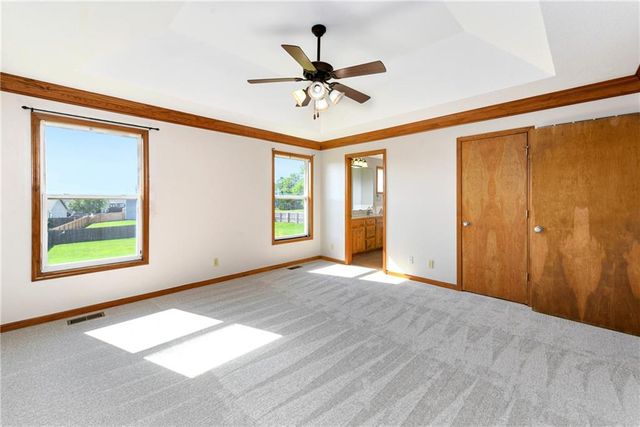 3918 Dixie Drive, Leavenworth, KS 66048