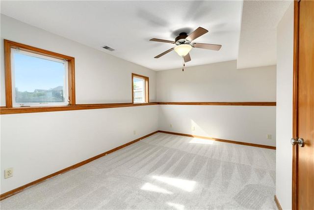 3918 Dixie Drive, Leavenworth, KS 66048