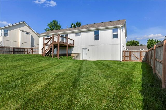 3918 Dixie Drive, Leavenworth, KS 66048