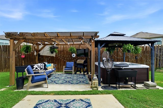 1625 Kawati Way, Krum, TX 76249