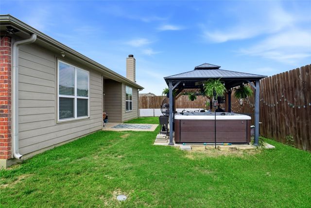 1625 Kawati Way, Krum, TX 76249