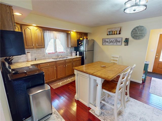 276 Weiland Rd, Concord Twp, PA 16025