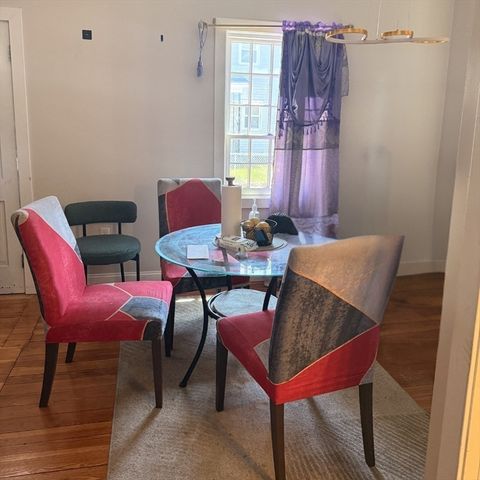 17 Wilcox St, Fall River, MA 02721
