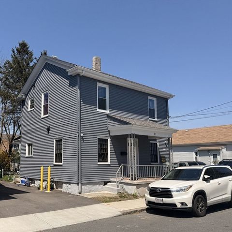 17 Wilcox St, Fall River, MA 02721